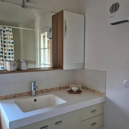 De L'autre Cote Du Lavoir Au Calme Vakantiehuis