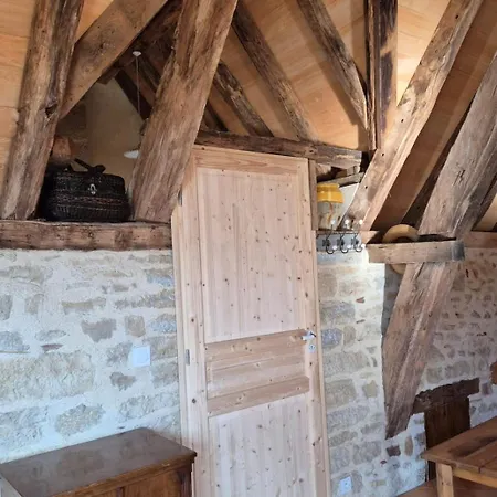 De L'autre Cote Du Lavoir Au Calme