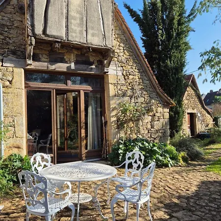 Vakantiehuis De L'autre Cote Du Lavoir Au Calme