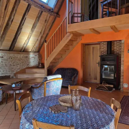Semesterbostad De L'autre Cote Du Lavoir Au Calme